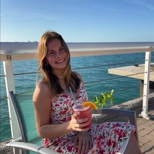 Meet your Posher, Caroline